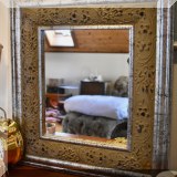 DM12. Small mirror.